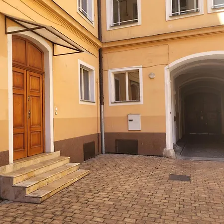 Stone Castle 5 Min Walk To Wenceslas Square Centre פראג
